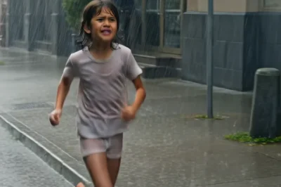 Una niña empapada por la lluvia llegó corriendo a la comisaría… y lo que pidió a los agentes terminó rompiendo el corazón de todos